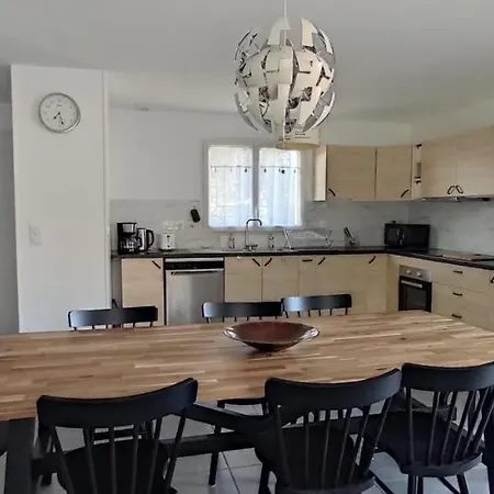 بيت للعطل 2 Maisons De 3 Et 2 Avec Grande Piscine Commune *