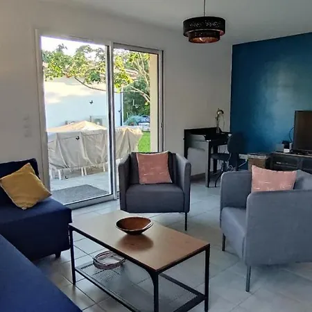 2 Maisons De 3 Et 2 Avec Grande Piscine Commune Vakantiehuis *