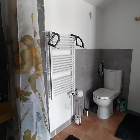 2 Maisons De 3 Et 2 Avec Grande Piscine Commune بيت للعطل