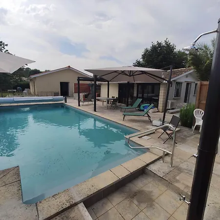 2 Maisons De 3 Et 2 Avec Grande Piscine Commune 펜션