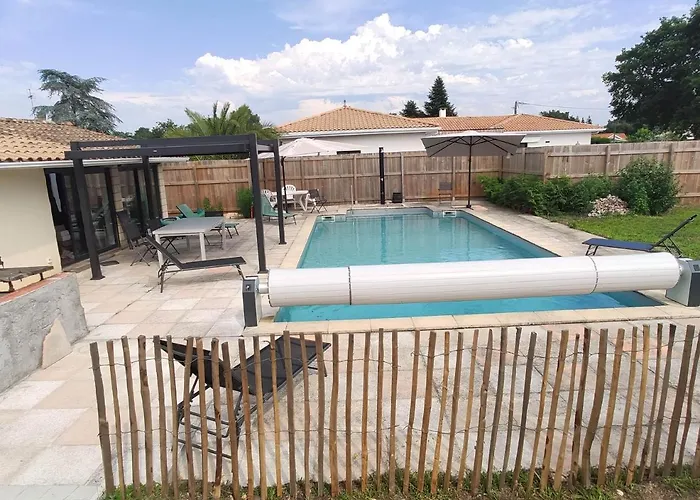 2 Maisons De 3 Et 2 Avec Grande Piscine Commune 度假居 *