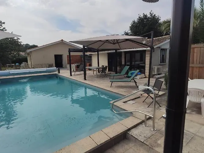 2 Maisons De 3 Et 2 Avec Grande Piscine Commune 度假居 *