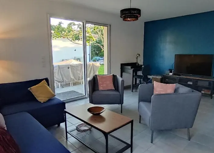 2 Maisons De 3 Et 2 Avec Grande Piscine Commune 度假居 *