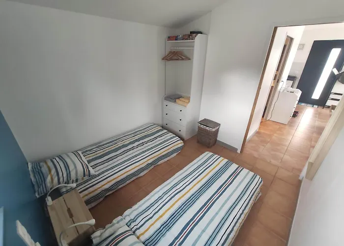 2 Maisons De 3 Et 2 Avec Grande Piscine Commune *