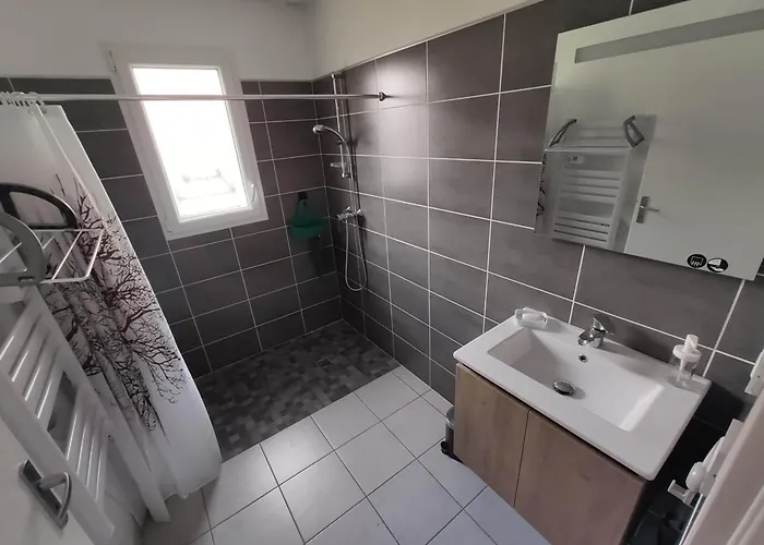 2 Maisons De 3 Et 2 Avec Grande Piscine Commune 度假居 *