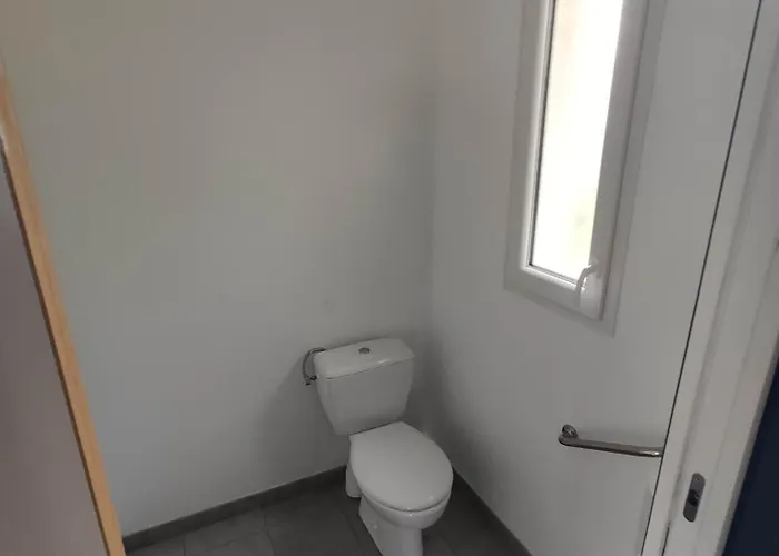 2 Maisons De 3 Et 2 Avec Grande Piscine Commune