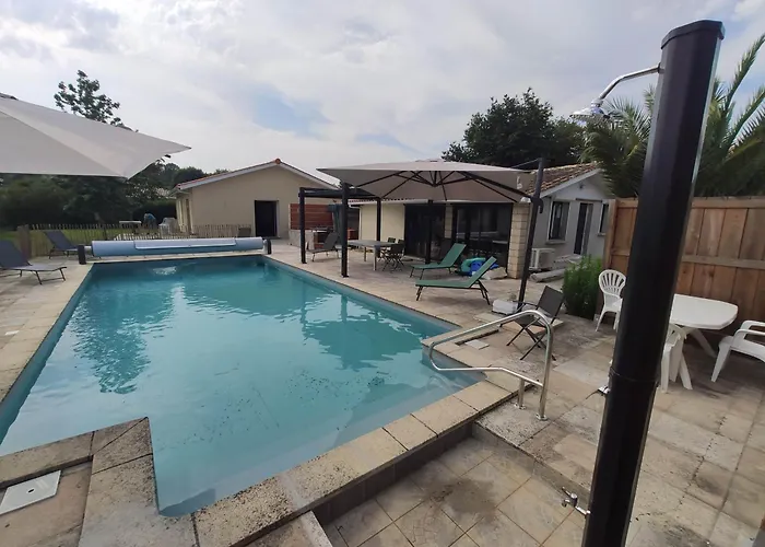 2 Maisons De 3 Et 2 Avec Grande Piscine Commune 度假居